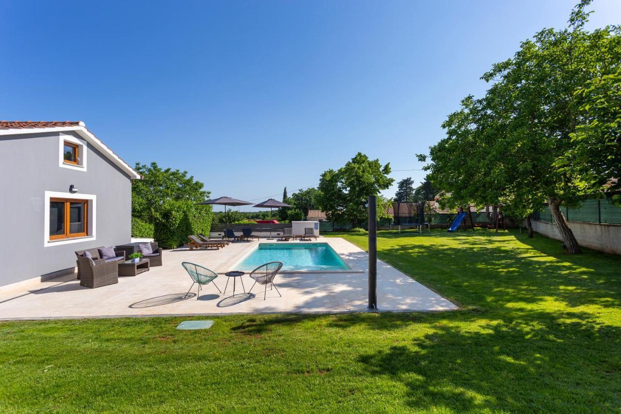 Villa Anavi Bicici ภายนอก รูปภาพ