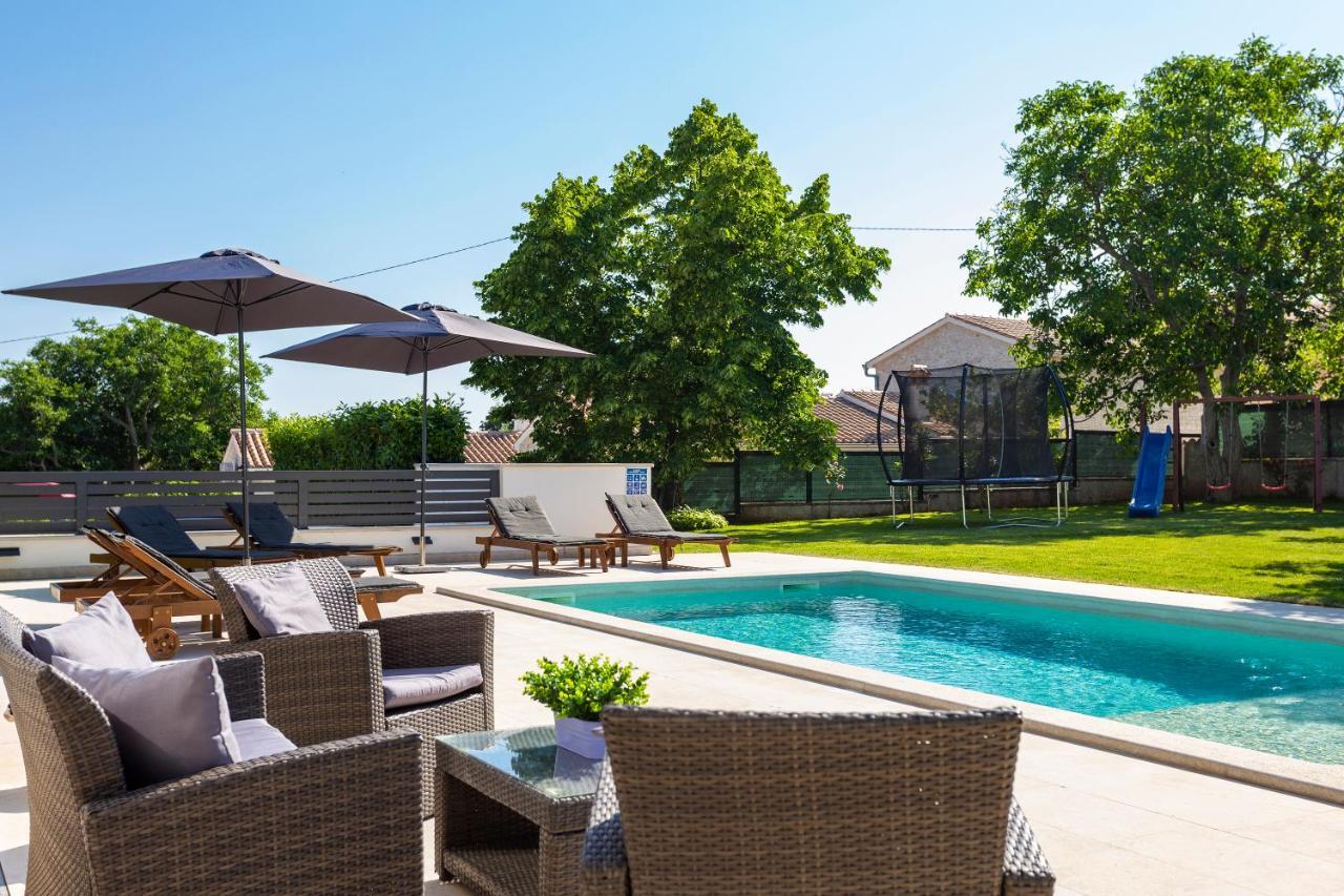 Villa Anavi Bicici ภายนอก รูปภาพ