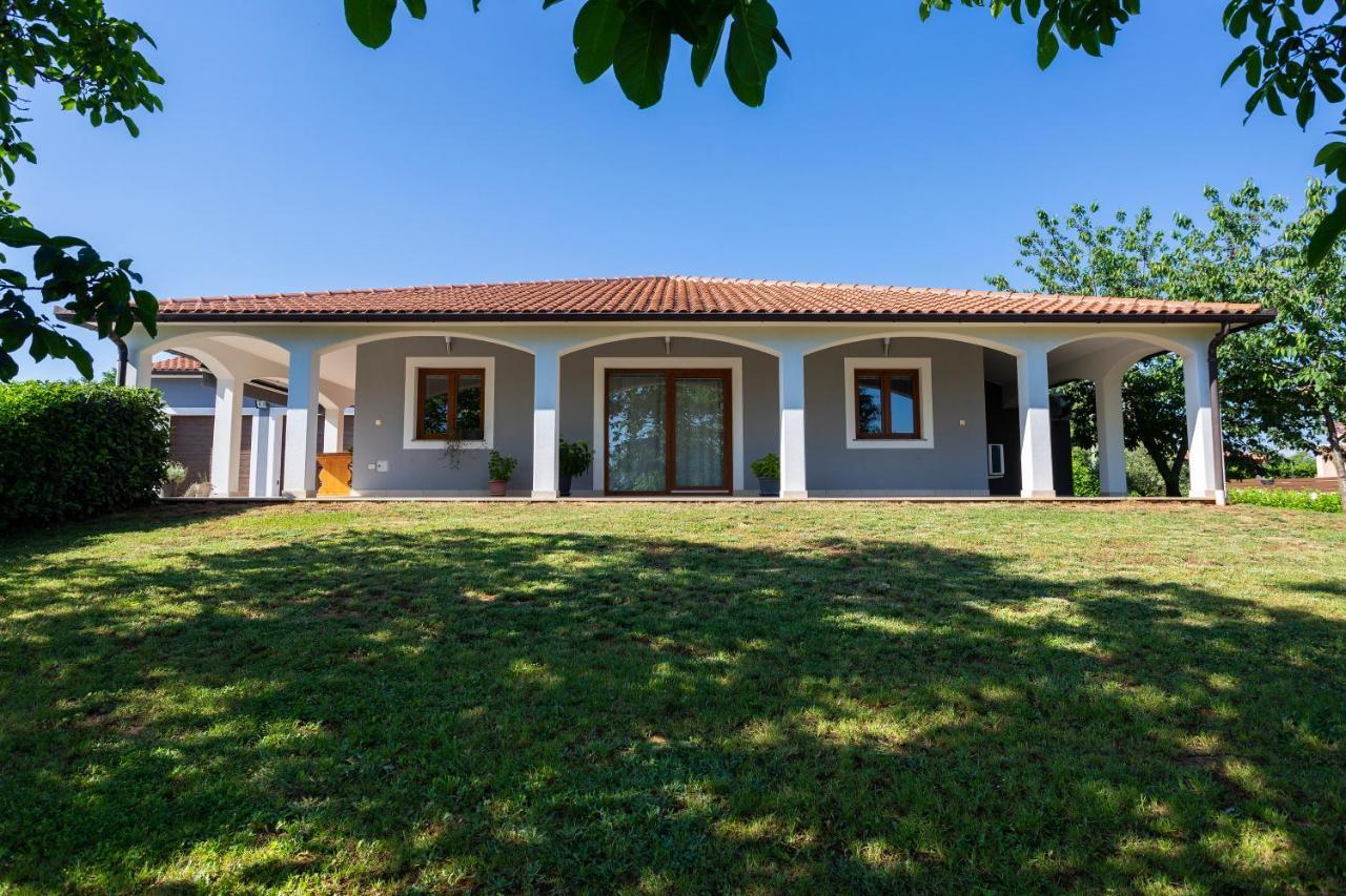 Villa Anavi Bicici ภายนอก รูปภาพ