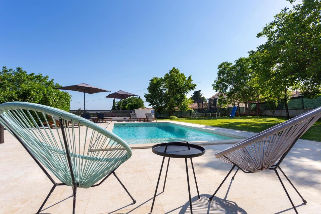 Villa Anavi Bicici ภายนอก รูปภาพ