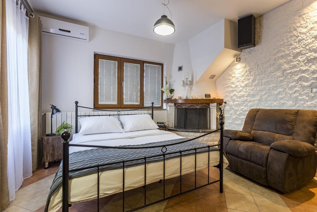 Villa Anavi Bicici ภายนอก รูปภาพ