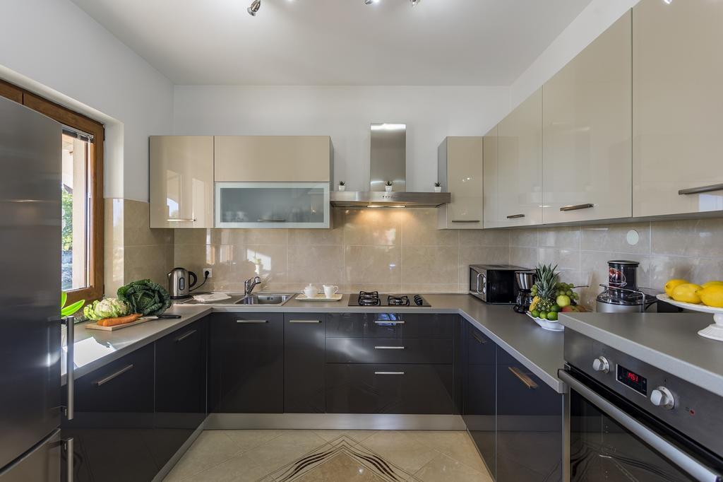 Villa Anavi Bicici ภายนอก รูปภาพ