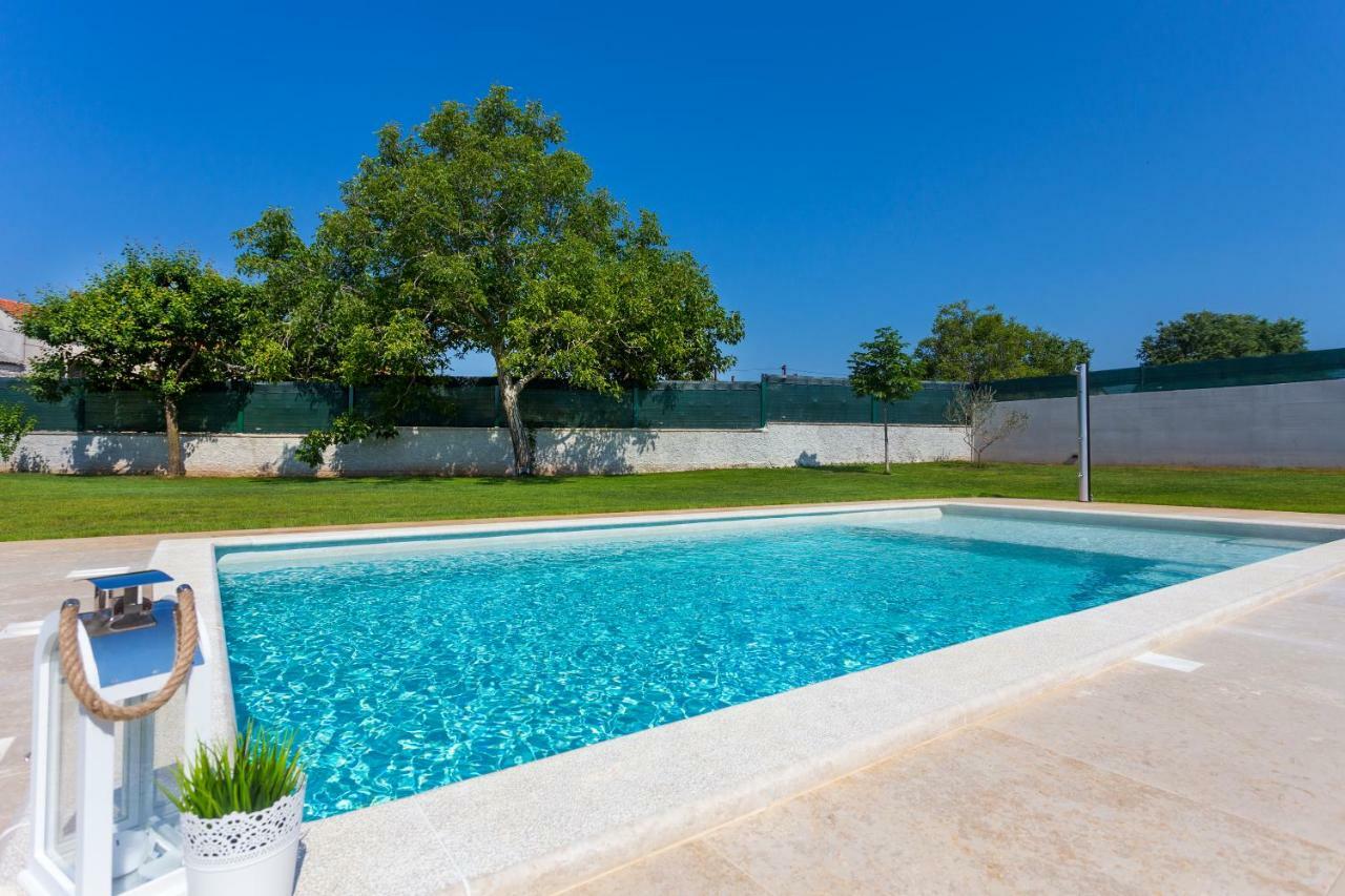 Villa Anavi Bicici ภายนอก รูปภาพ