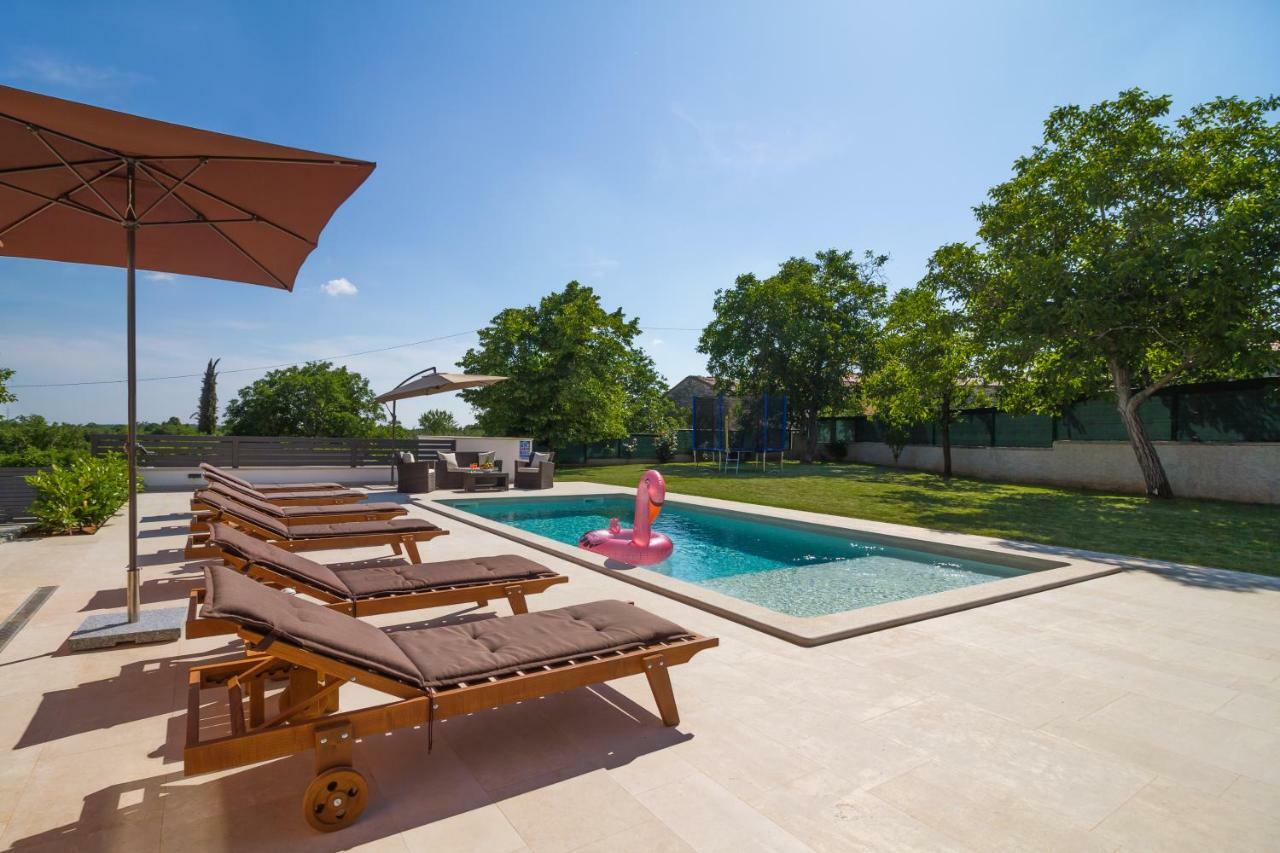 Villa Anavi Bicici ภายนอก รูปภาพ