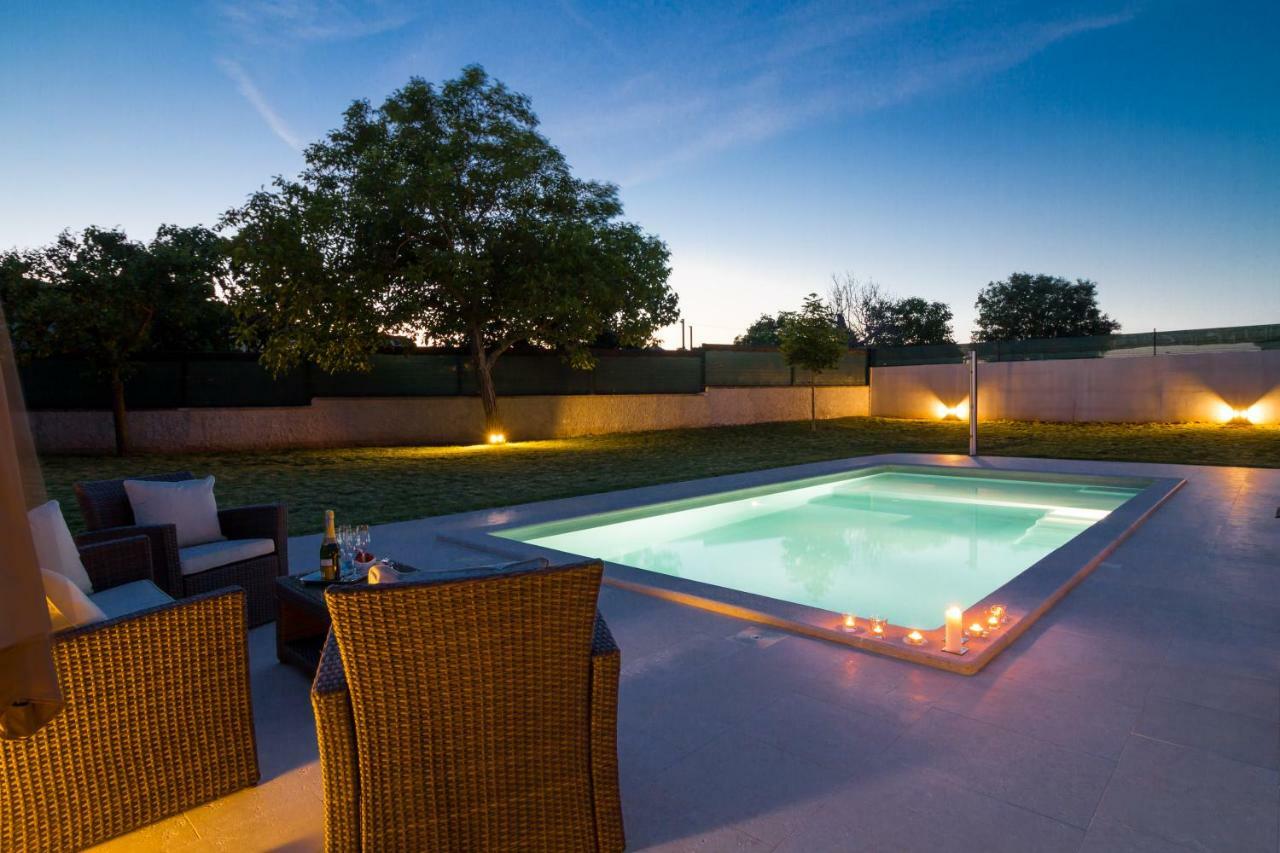 Villa Anavi Bicici ภายนอก รูปภาพ